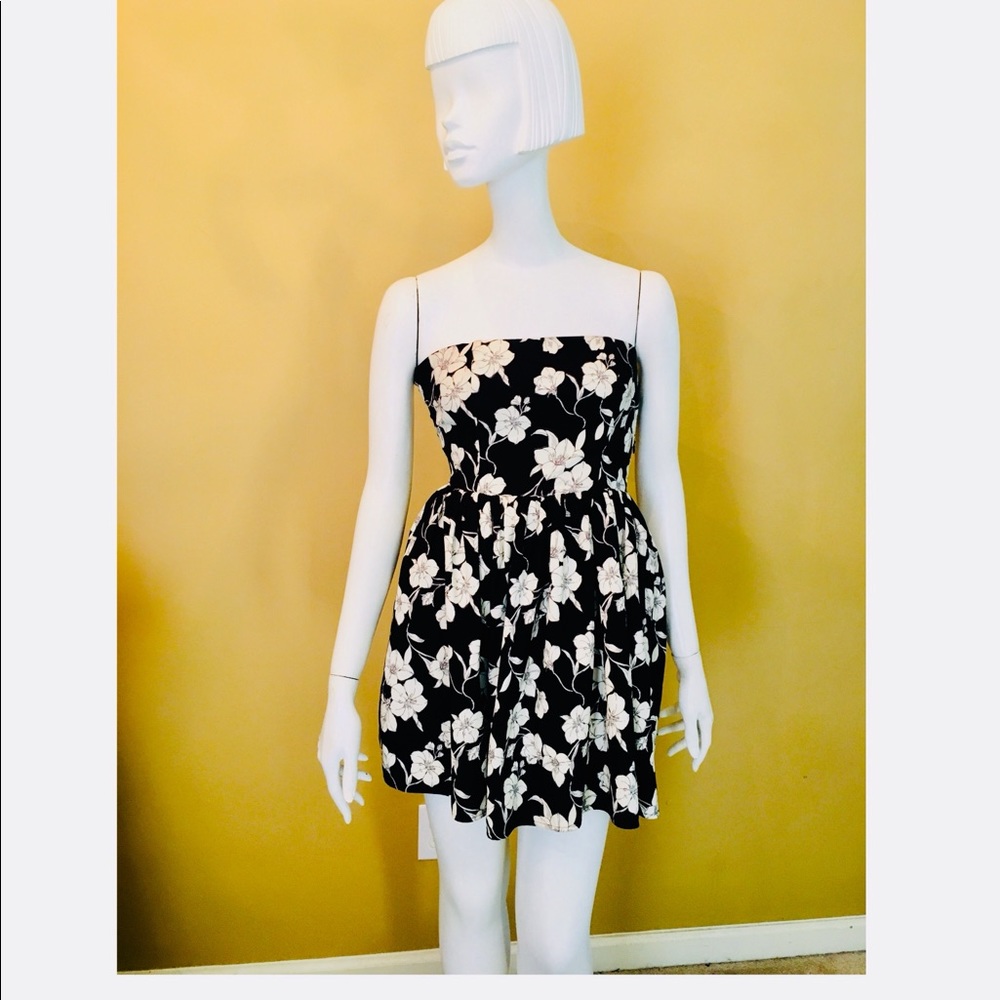 🌹🌹Strapless Dress🌹🌹